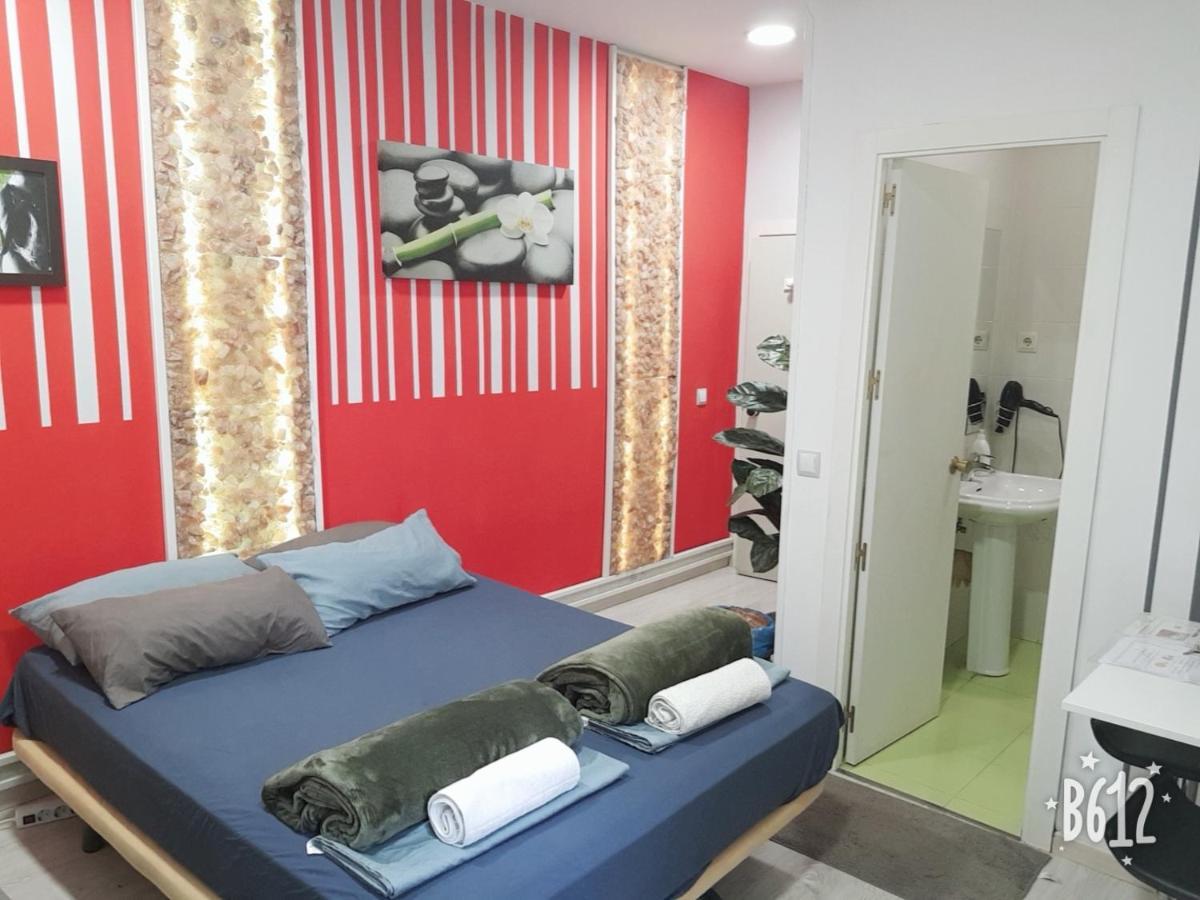 Parsa Homstay Madrid Exterior foto