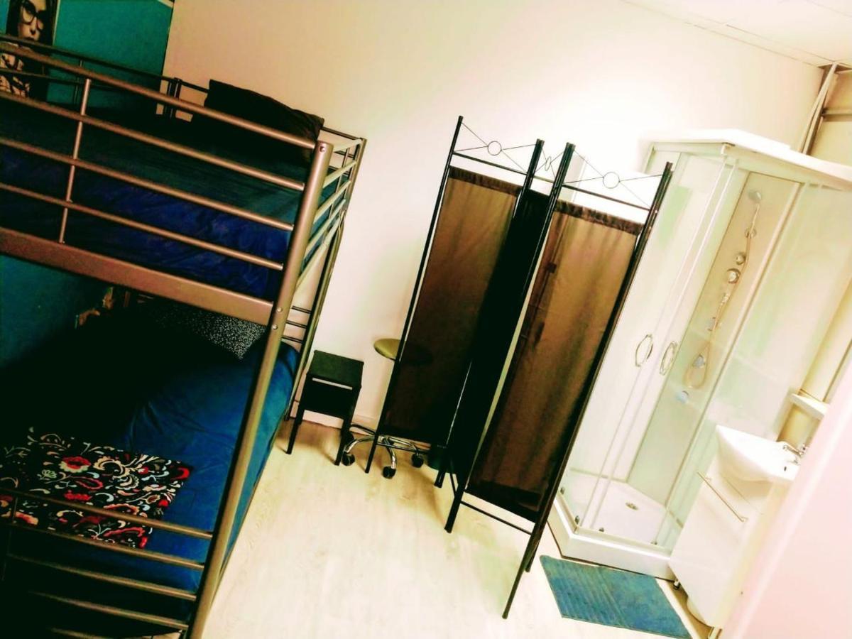 Parsa Homstay Madrid Exterior foto